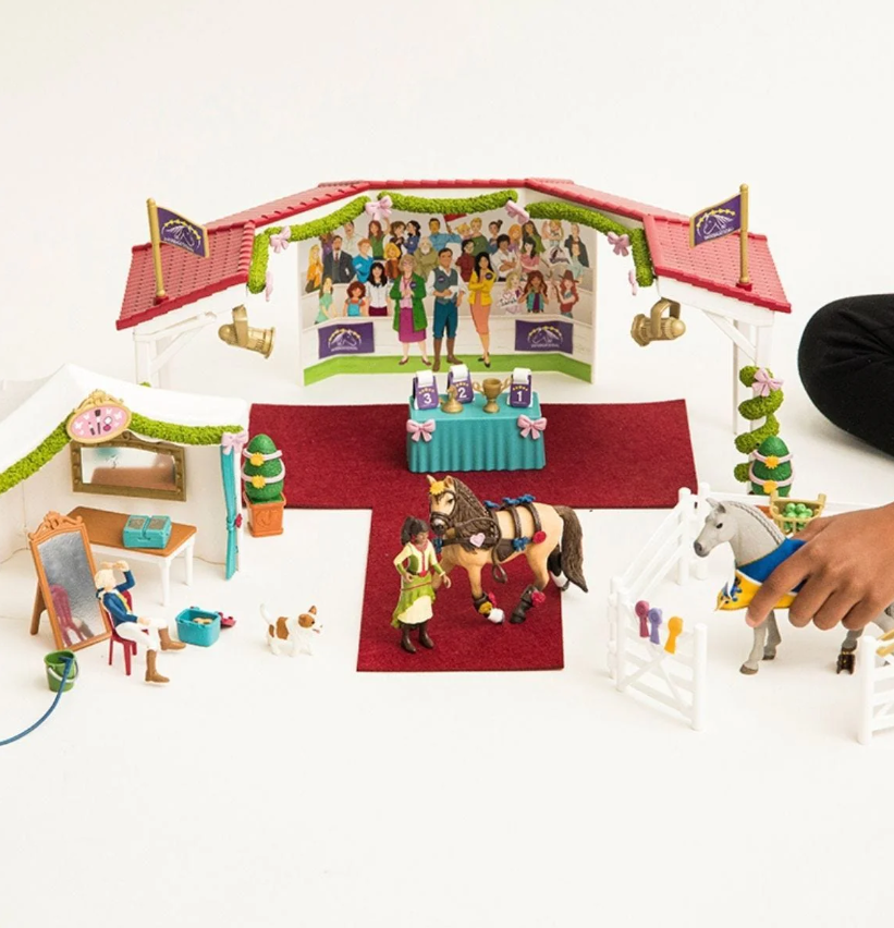 Schleich Big Horse Show With Horses playset scene showing contents in Ireland