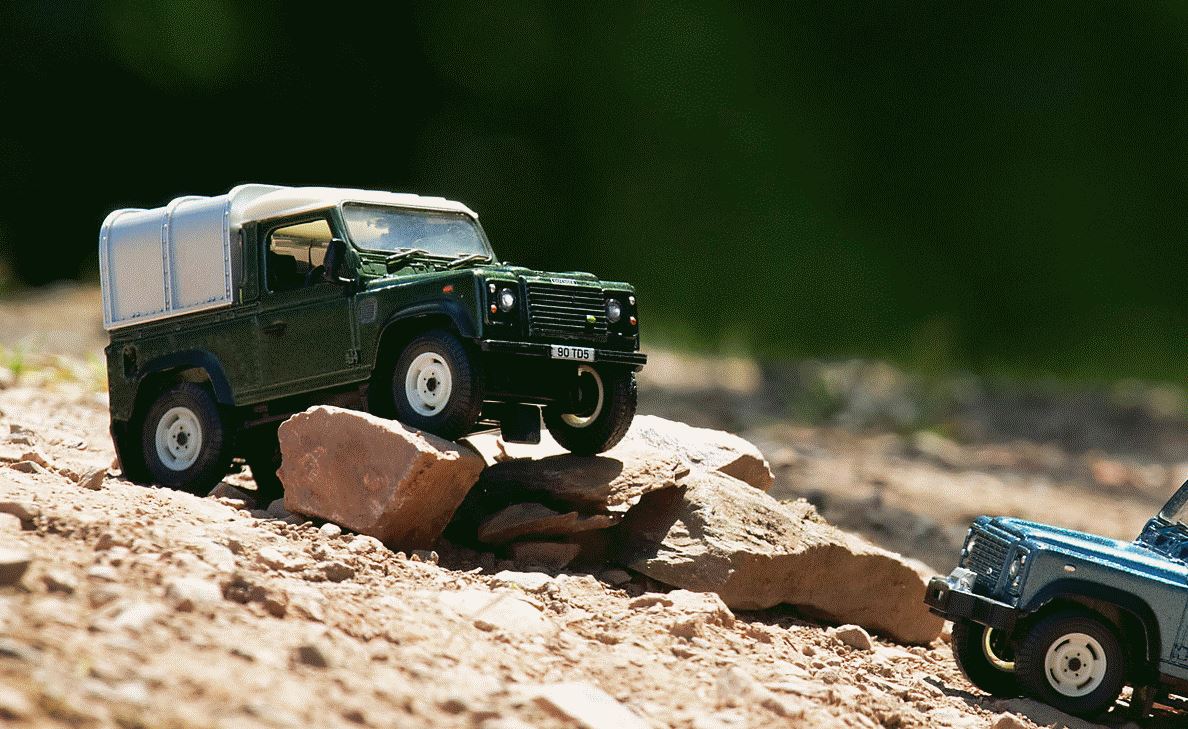 Britains Land Rover Defender 90 Green and Canopy - 42732