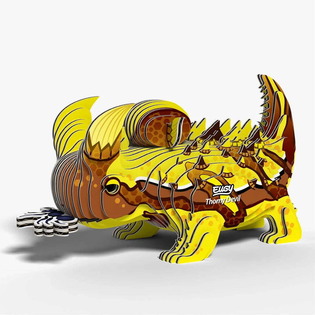 EUGY Thorny Devil side three quarter view showing horned head and layered cardboard body