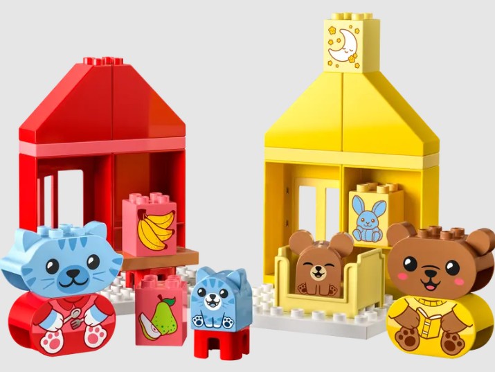 LEGO DUPLO Daily Routines 10414 set with animal characters and colourful houses