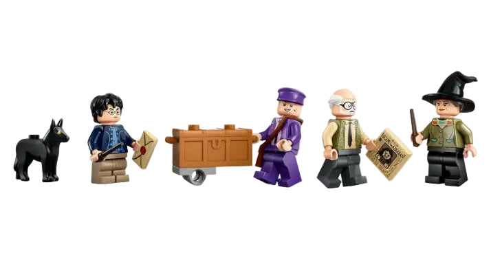 LEGO Knight Bus 76446 minifigures lineup