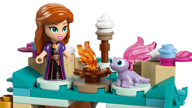LEGO Mini Arendelle Castle & Elsa's Ice Palace 43278 close-up of Anna, Bruni and a campfire on the castle platform