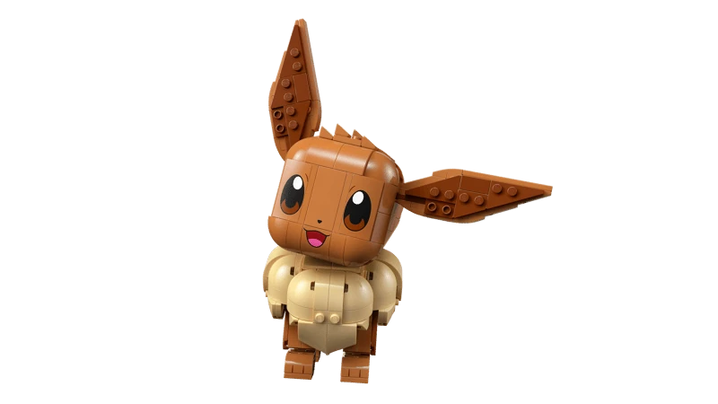 LEGO Pokémon Eevee 72151 model turned slightly with ears raised and tail visible