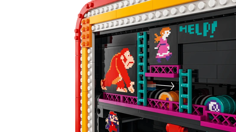 Close-up of the LEGO Super Mario Donkey Kong Arcade 72051 game screen with Donkey Kong, Lady, ladders and HELP text