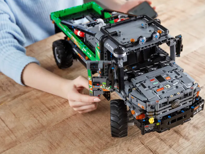Lego Technic 4x4 Mercedes-Benz Zetros Trial Truck - 42129