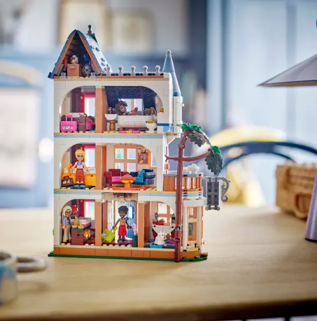 Lego Friends Castle Bed and Breakfast - 42638