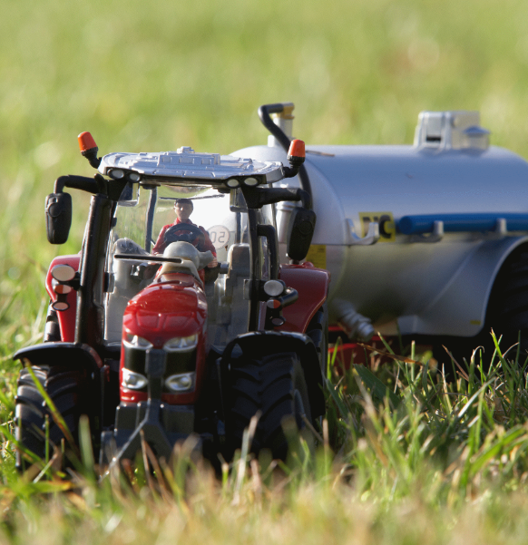 Britains Massey Ferguson 6718 S Tractor