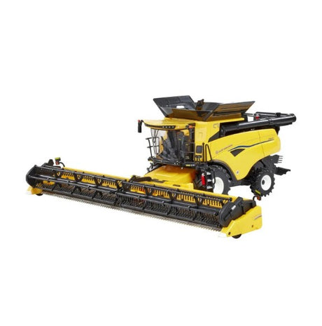 Britains New Holland CR9.90 Combine Harvester 43332 1:32 front view Ireland