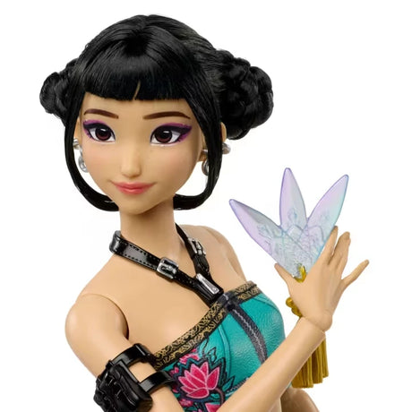 KPop Demon Hunters HUNTR/X Zoey Doll close view showing her hairstyle, face, turquoise top and Spirit Blades