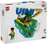 Back of LEGO Editions Vini Jr. Football Highlights 43027 packaging showing an overhead view of the completed football display, Vini Jr. minifigure, number 7 and football accessories.