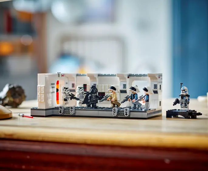 Lego Star Wars Boarding the Tantive IV - 75387