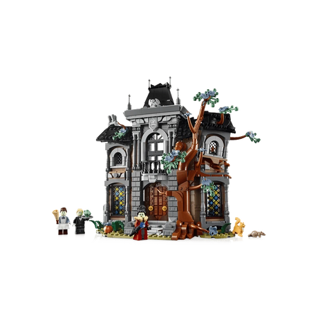 LEGO Icons Mayor Manor 11383 front view with three minifigures, orange cat and brown rat