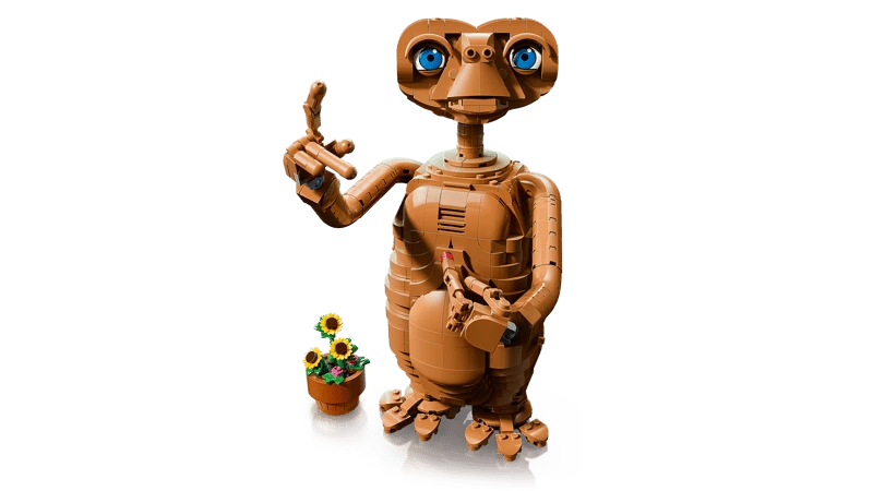 LEGO Ideas E.T. the Extra-Terrestrial 21370 model with one finger raised and the flower pot beside its feet