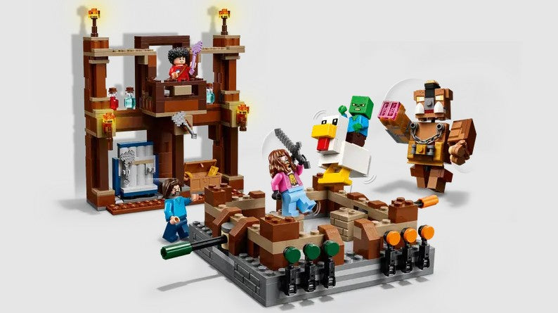 LEGO Minecraft Woodland Mansion Fighting Ring scene with giant hog and figures – Ireland