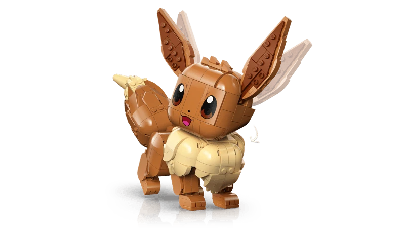 LEGO Pokémon Eevee 72151 model turned slightly with ears raised and tail visible
