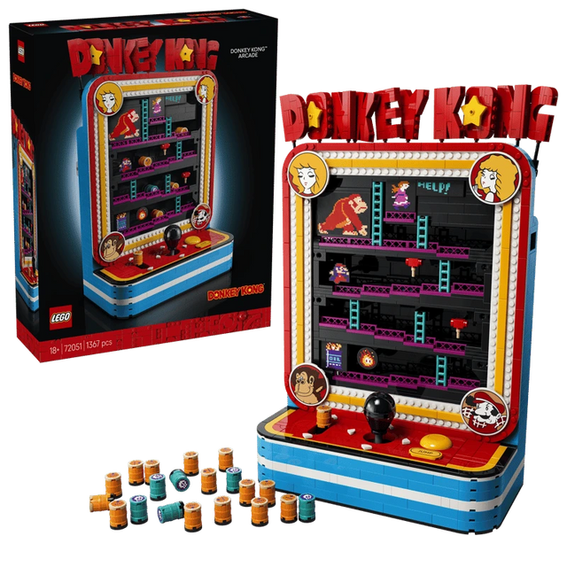 LEGO Super Mario Donkey Kong Arcade 72051 box beside the completed arcade model and orange barrels