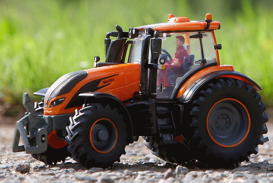 Britains Metallic Orange Valtra T254 - 43273