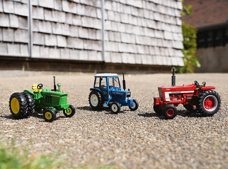 Britains John Deere 4020 Tractor (with dual rear wheels)