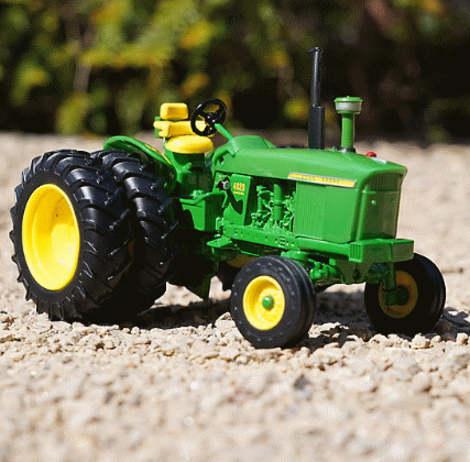 Britains John Deere 4020 Tractor (with dual rear wheels) ToyTown Toymaster Longford