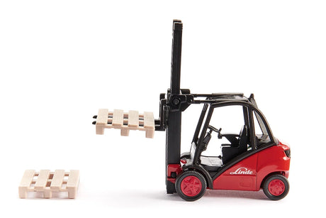 Siku 1:50 Forklift Truck 1722 side view with lift raised and pallet attached