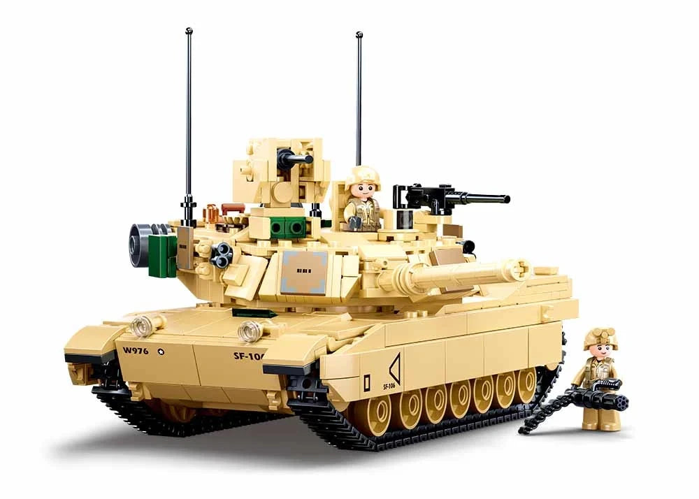 Sluban M1A2 SEP V2 Abrams front view showing the main gun, turret, tracks and 2 soldier figures