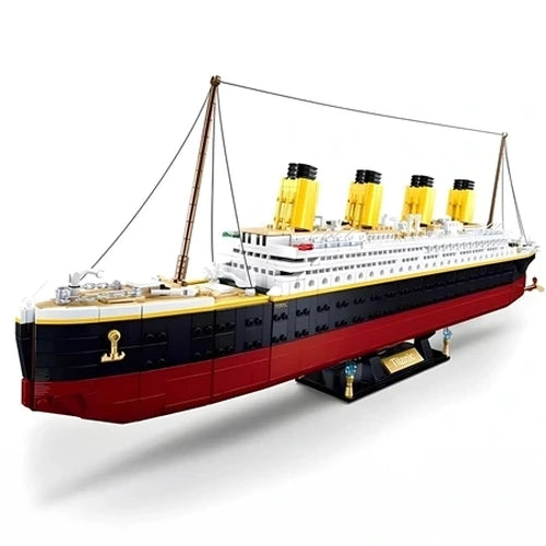 Sluban Titanic 1:350 rear angled view showing the black and red hull, white decks, four yellow funnels and display stand