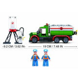 Sluban Town Tanker side view showing the 19 cm tanker truck, 9.2 cm fuel pump and 2 included figures